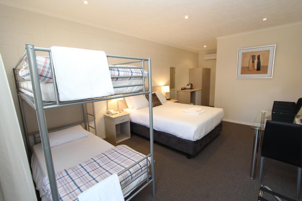 Mildura Riverview Motel Gol Gol ภายนอก รูปภาพ