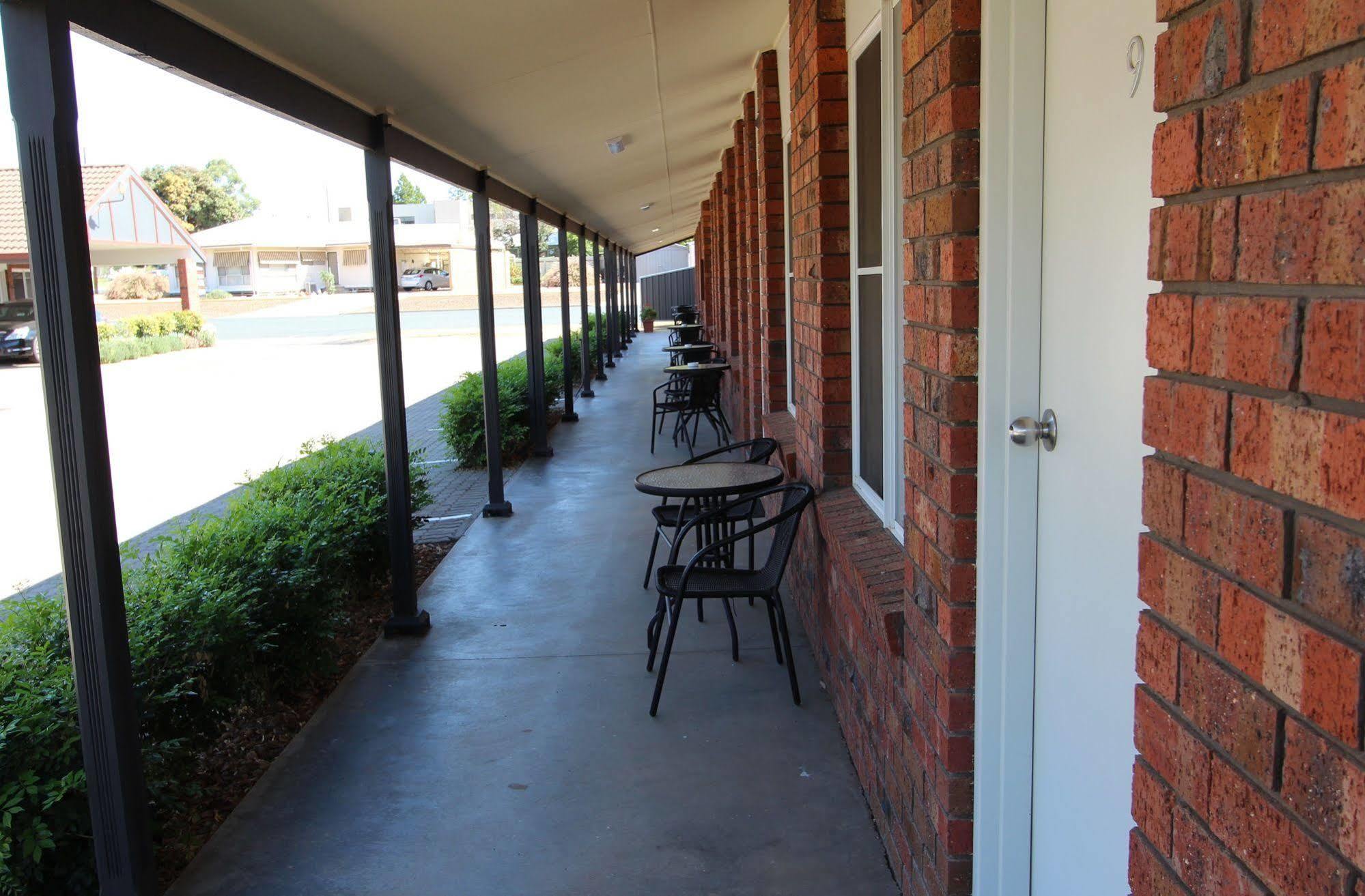 Mildura Riverview Motel Gol Gol ภายนอก รูปภาพ